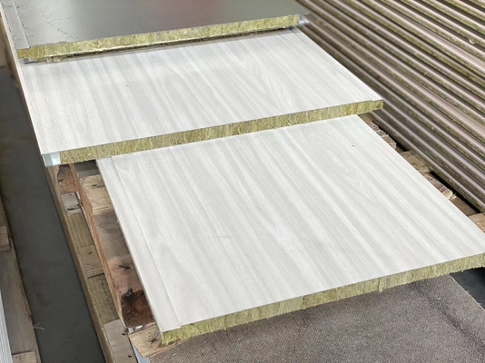 kaufen Zusammengesetzte Isolierplatten für Boots-Gebäude 2500mmx550mmx25mm Online-Herstellung